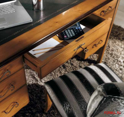 Стол письменный CP mobili ART. A10 Стол письменный CP mobili ART. A10