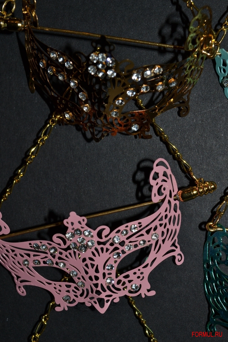 ����� La gioia Spilla metallo con strass