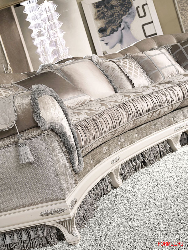 ����� Keoma Salotti Cristina Corner