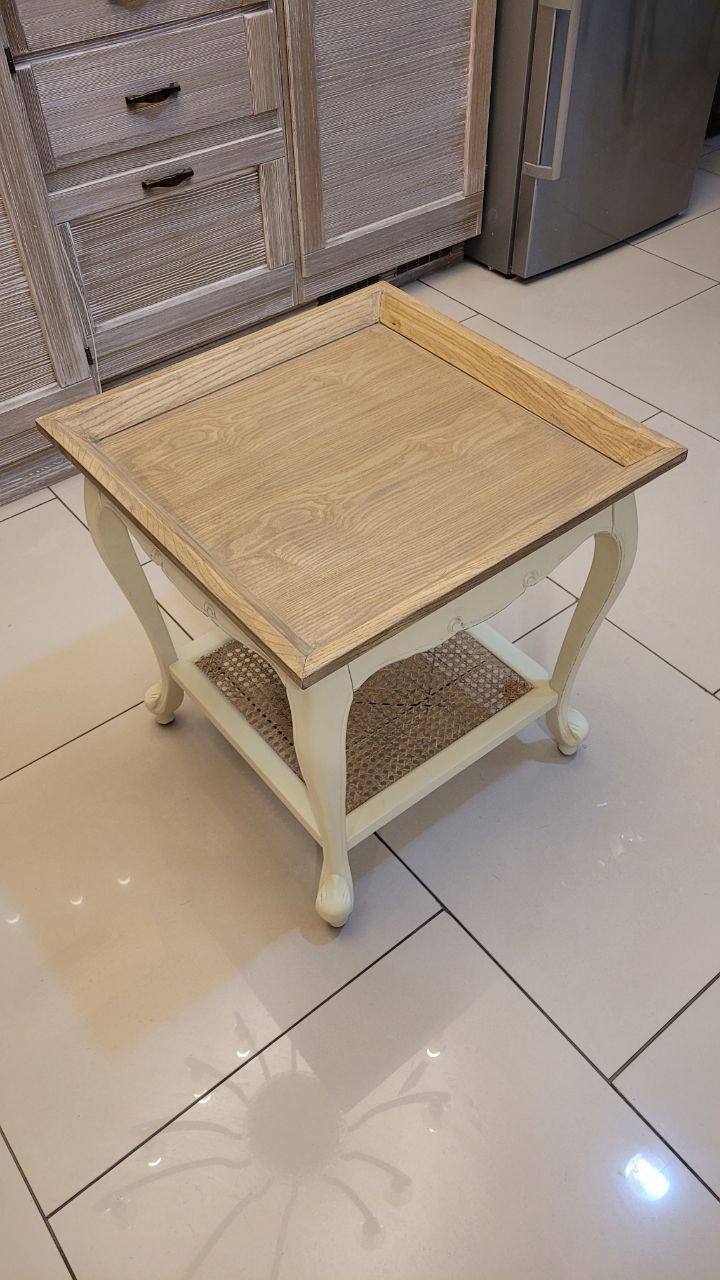 Столик Уголок прованса Francois Столик Уголок прованса Francois