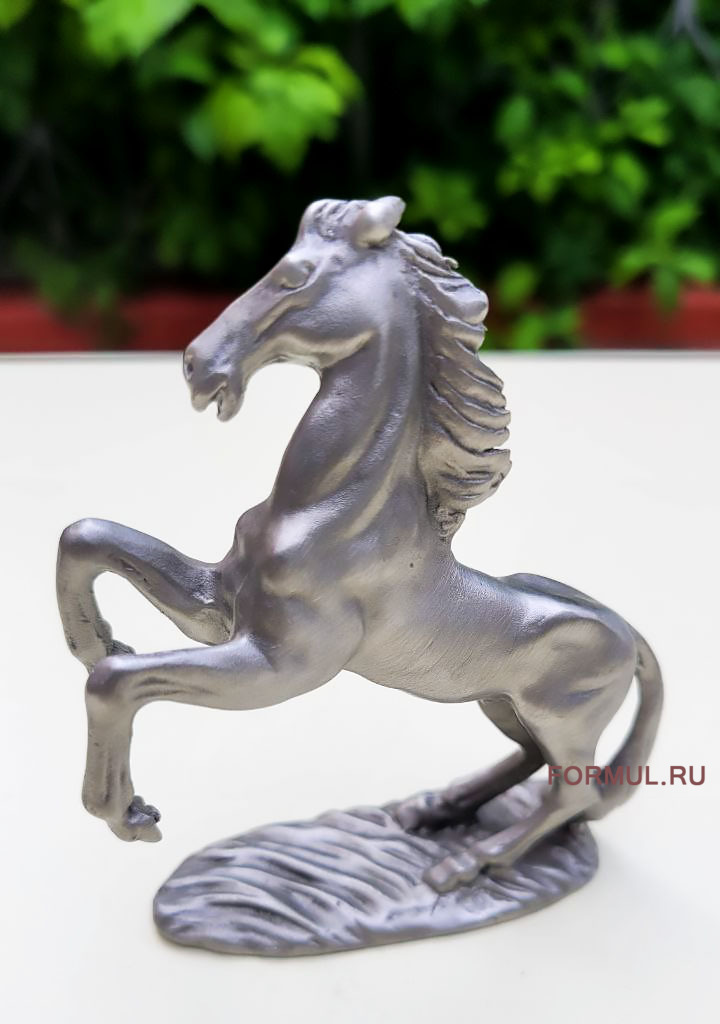 Статуэтка Авторская работа Конь оловянный Статуэтка Авторская работа Конь оловянный