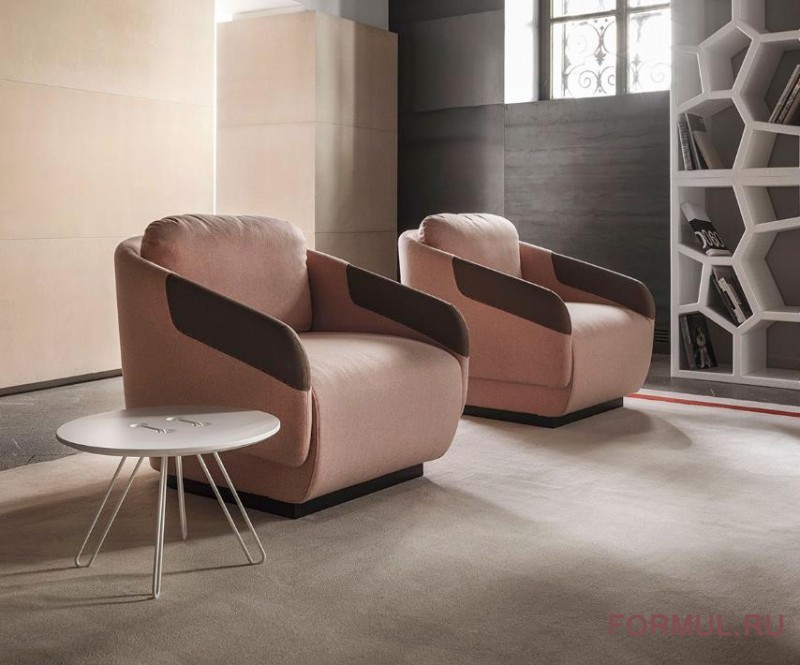 ������ Casamania Worn