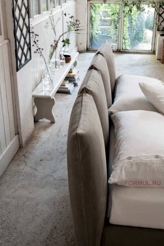 ������� Veneran Plisse